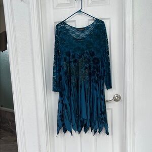 The Pyramid Collection Teal Lace Handkerchief-Hem Tunic Top